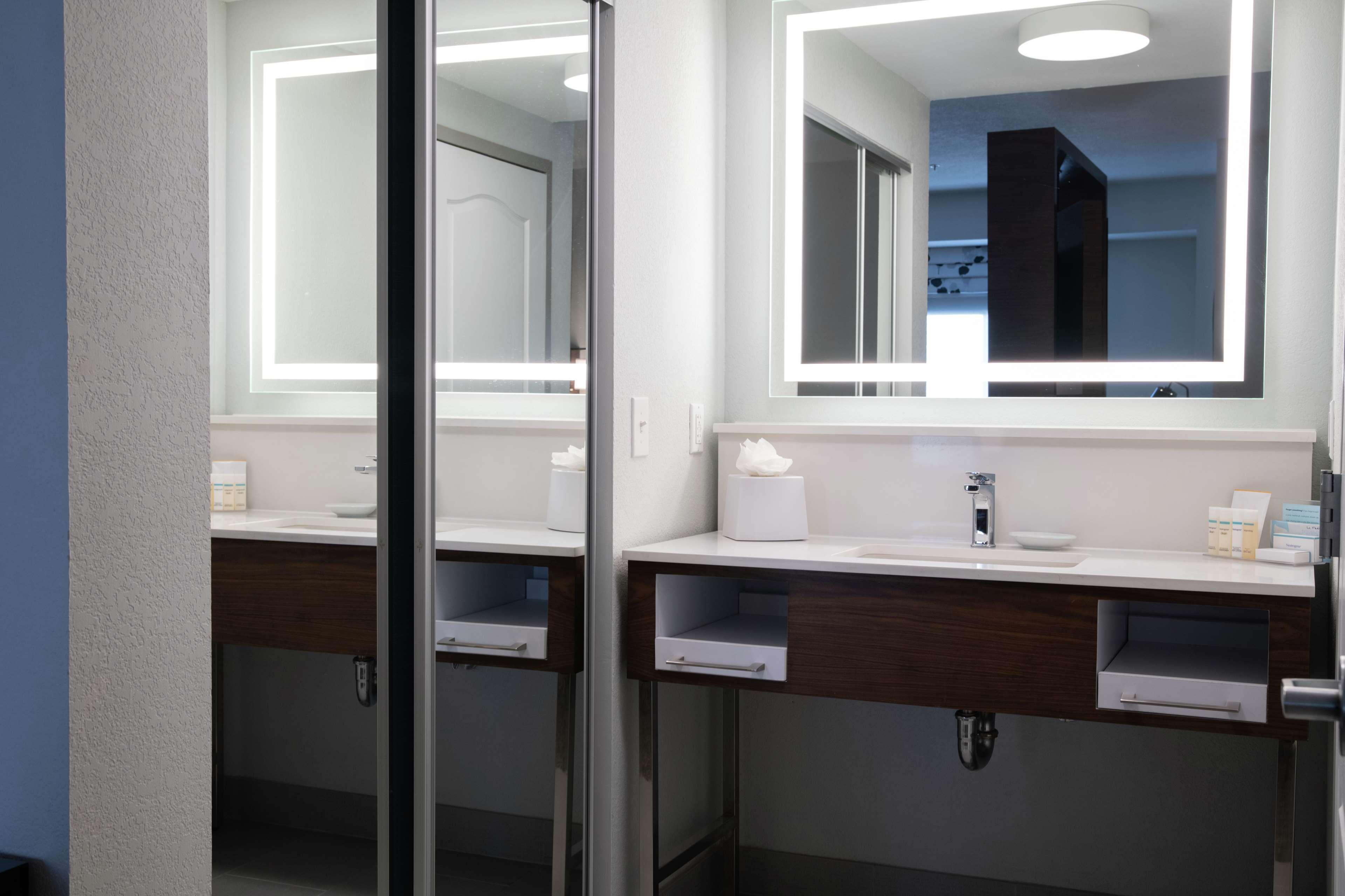 Hampton Inn & Suites Sherman Oaks Los Angeles Bagian luar foto