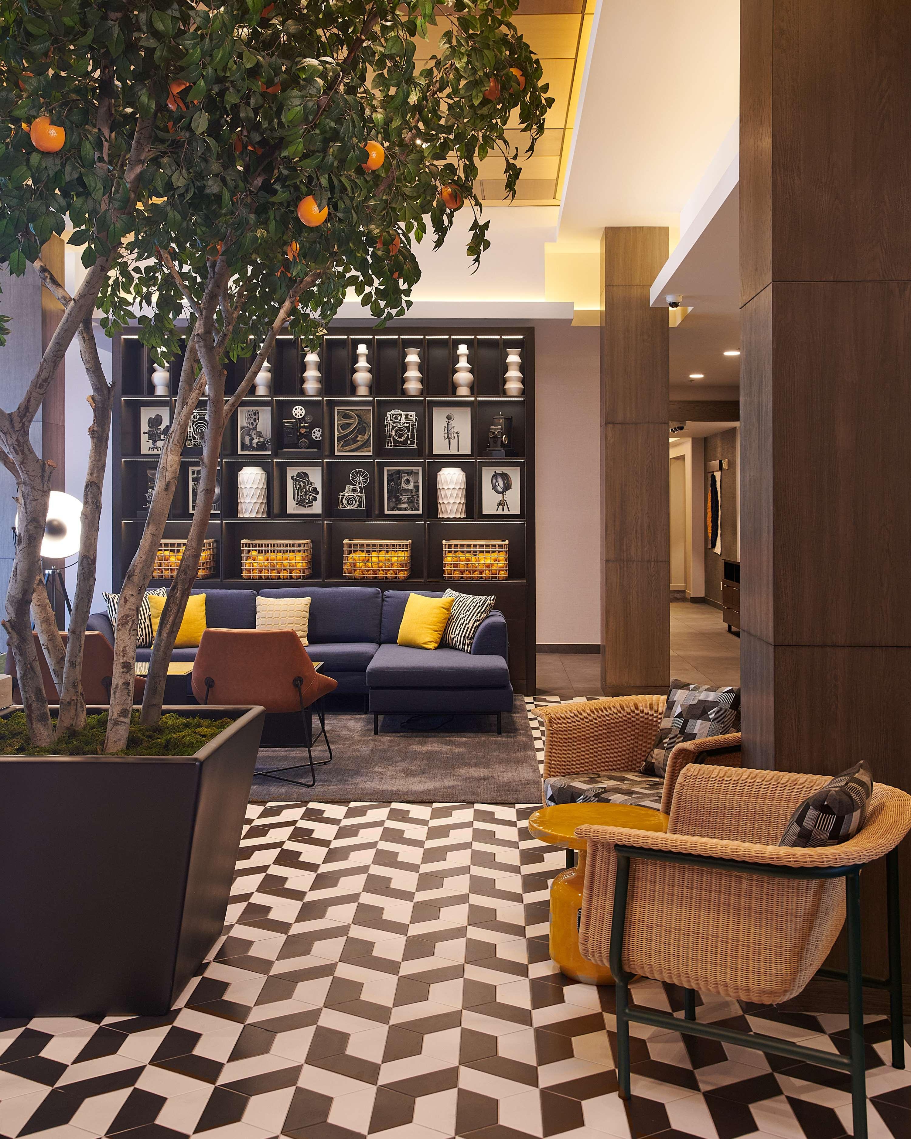 Hampton Inn & Suites Sherman Oaks Los Angeles Bagian luar foto