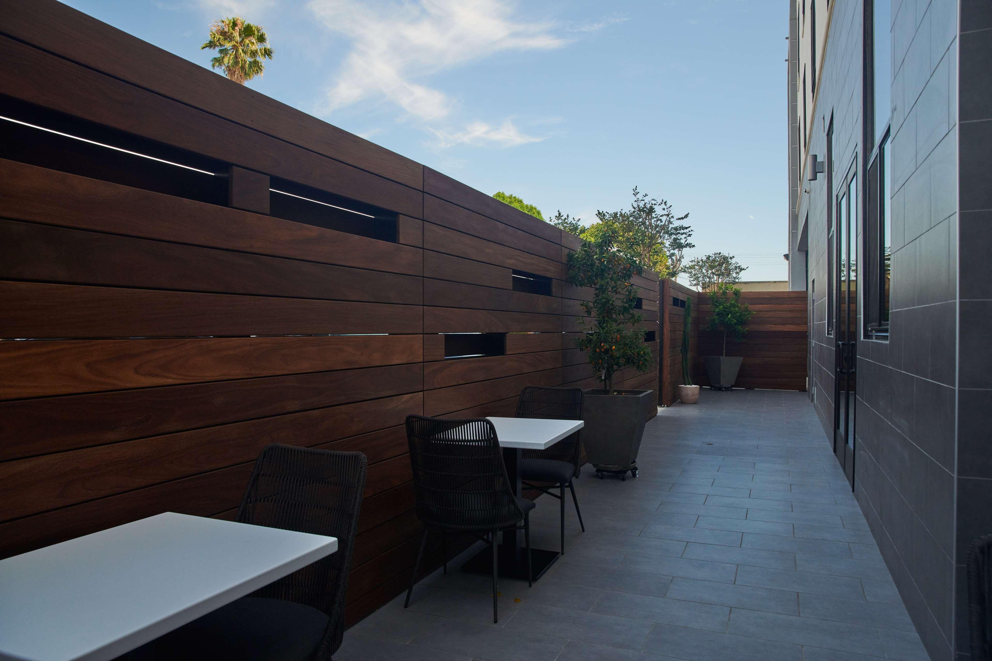 Hampton Inn & Suites Sherman Oaks Los Angeles Bagian luar foto