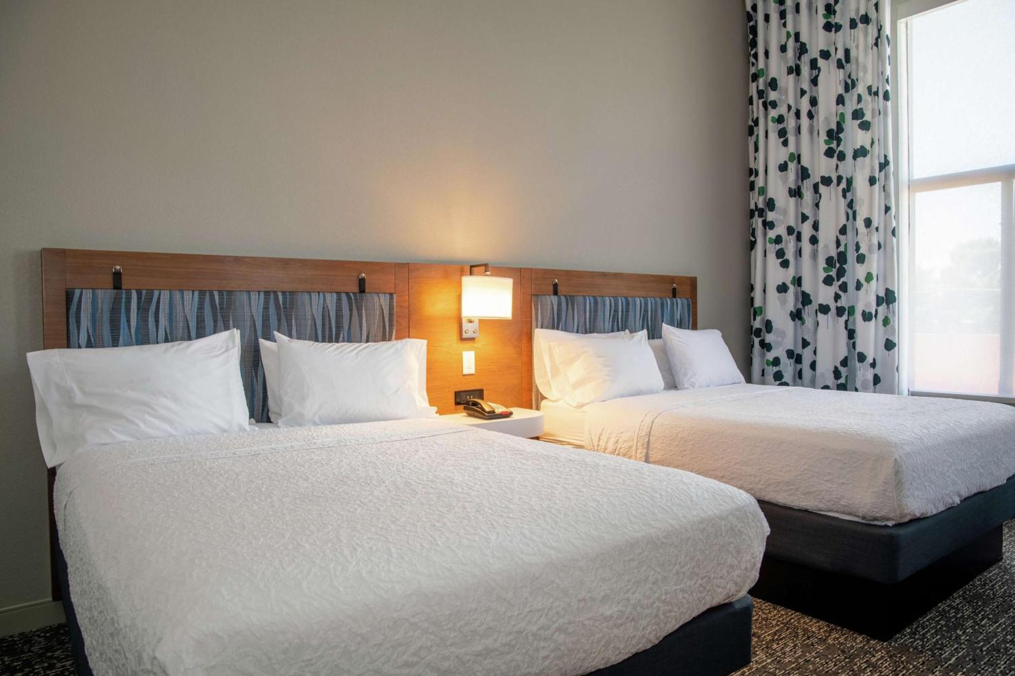 Hampton Inn & Suites Sherman Oaks Los Angeles Bagian luar foto