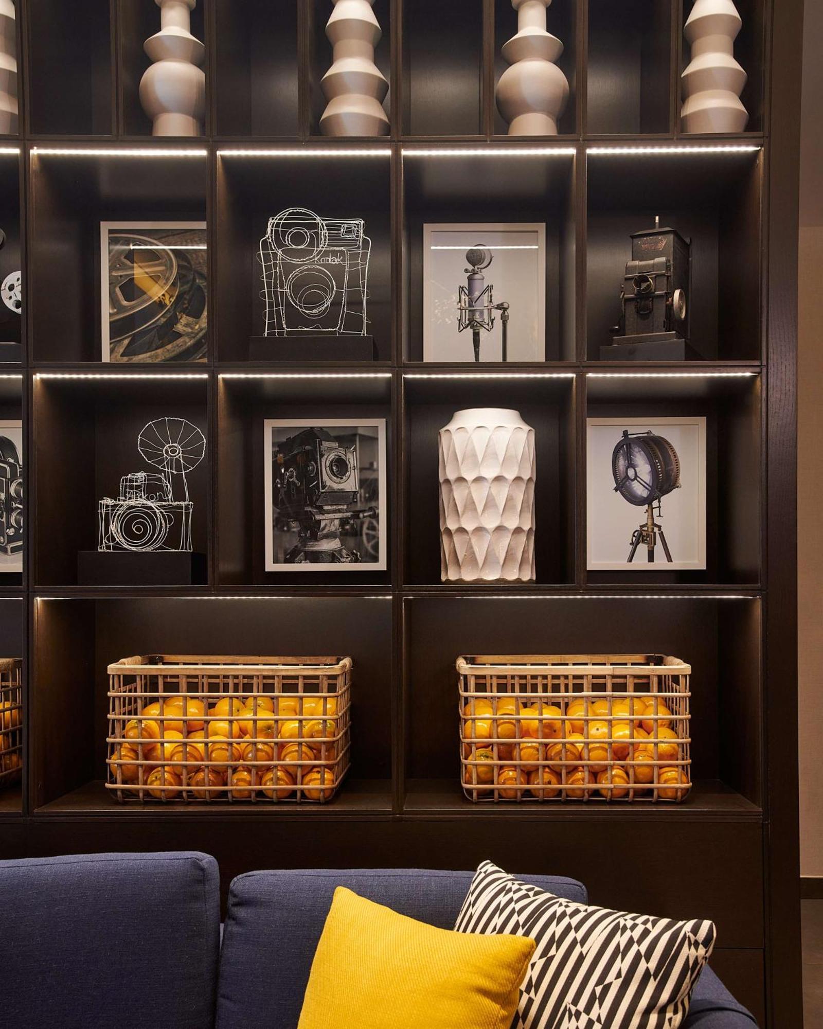 Hampton Inn & Suites Sherman Oaks Los Angeles Bagian luar foto